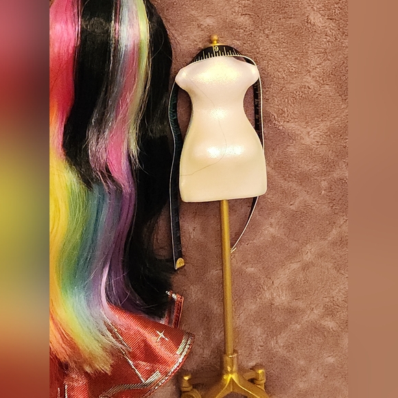 Rainbow High 2021 Jett Dawson Art of Fashion Doll w Dress, Outfit, & Accessories - Picture 9 of 13